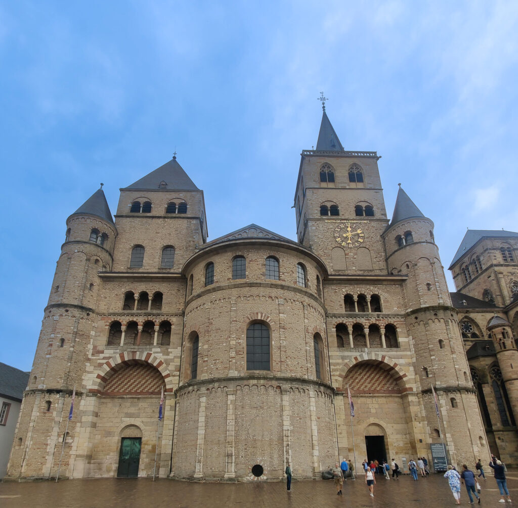 Portal des Trierer Doms St. Peter